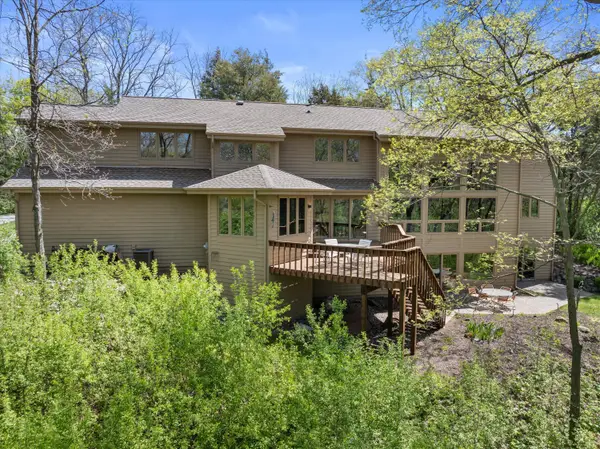 1161 Lost Woods Rd, Summit, WI 53066