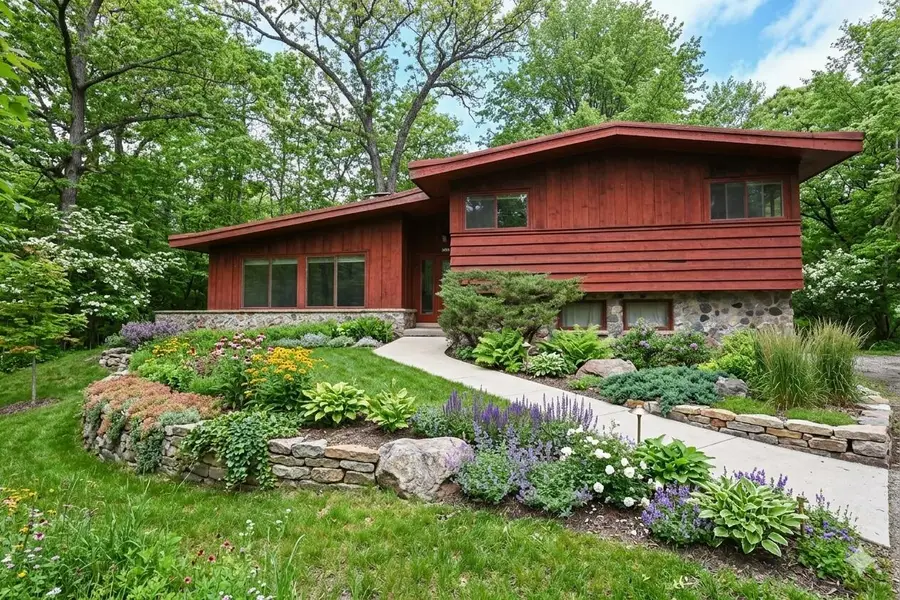4108 W Woodward Dr, Franklin, WI 53132 - #2