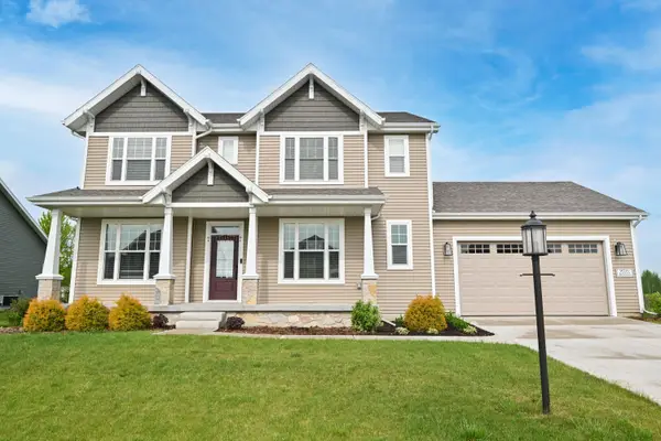 W201N5523 Magnolia Ln, Menomonee Falls, WI 53051