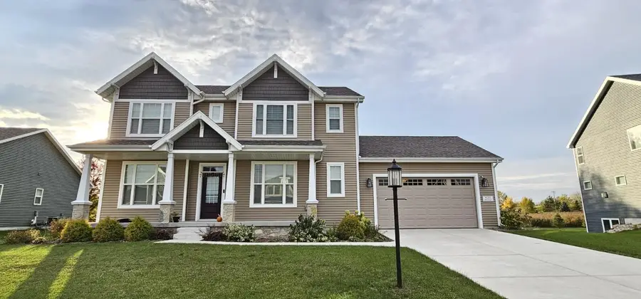 W201N5523 Magnolia Ln, Menomonee Falls, WI 53051 - #2