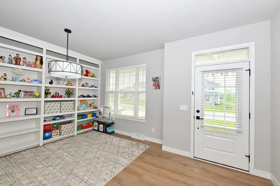 W201N5523 Magnolia Ln, Menomonee Falls, WI 53051 - #3
