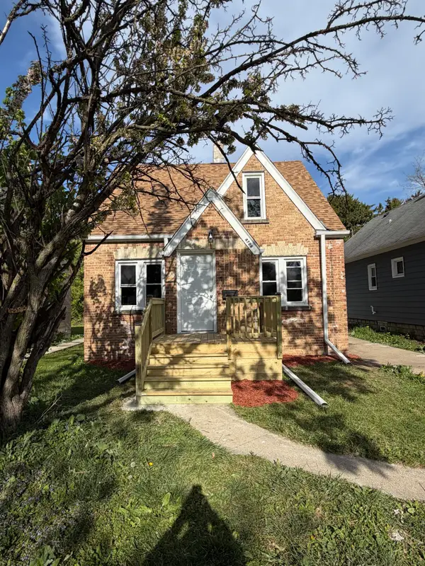 4706 N 57th St, Milwaukee, WI 53218