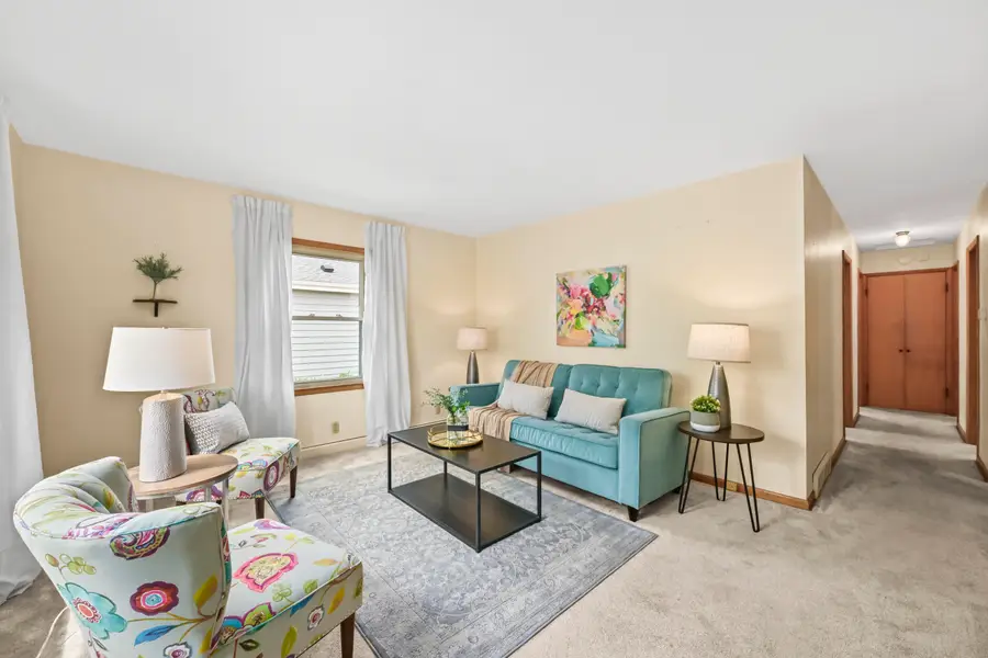 4642 N 101st St, Wauwatosa, WI 53225 - #3