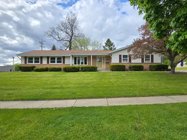 6730 Manchester Dr, Greendale, WI 53129