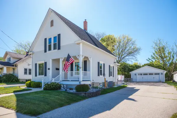 233 Kendall St, Burlington, WI 53105