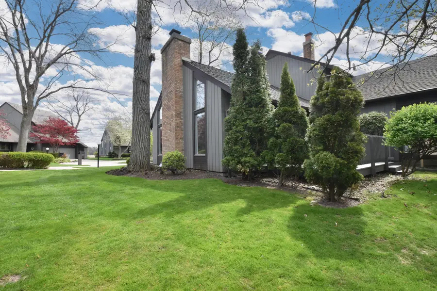 41 E Campus Ct, Wind Point, WI 53402 - #3