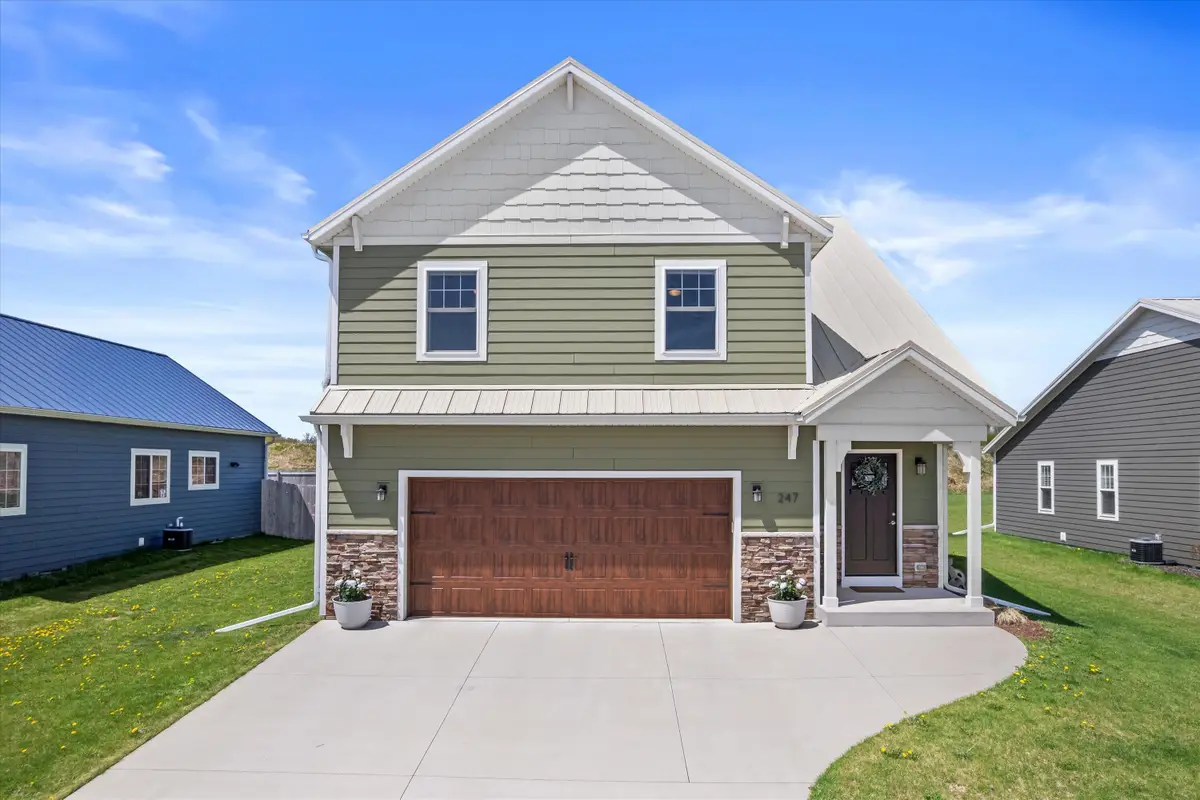 247 Binsfeld St, Belgium, WI 53004 - #1
