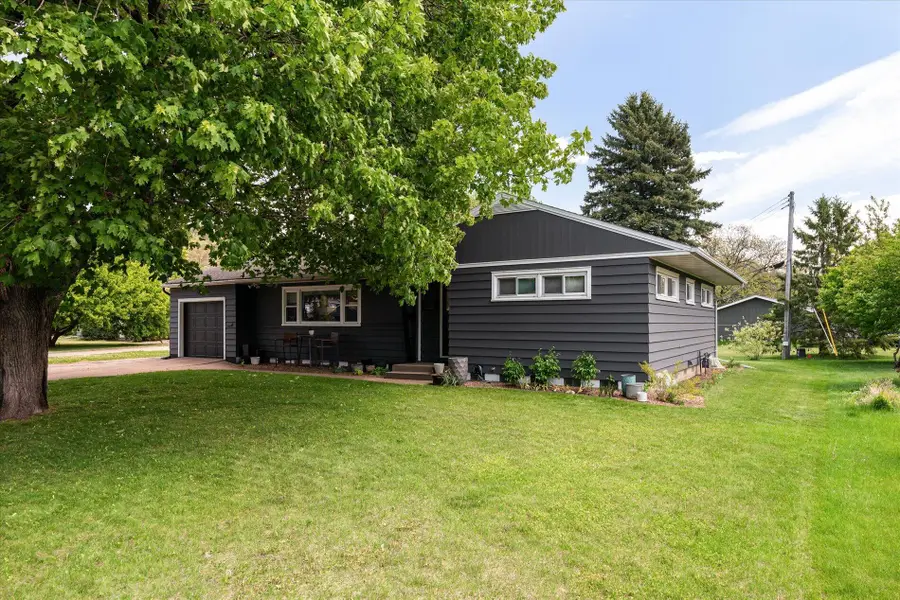 2115 Sisson Dr, La Crosse, WI 54601 - #2
