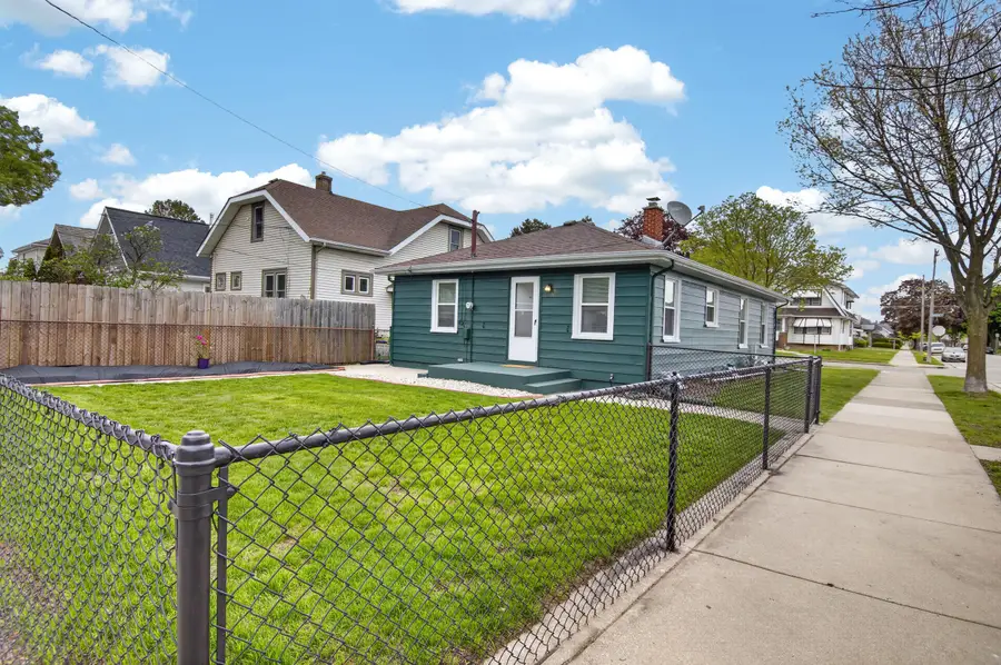 2300 Geneva St, Racine, WI 53402 - #3