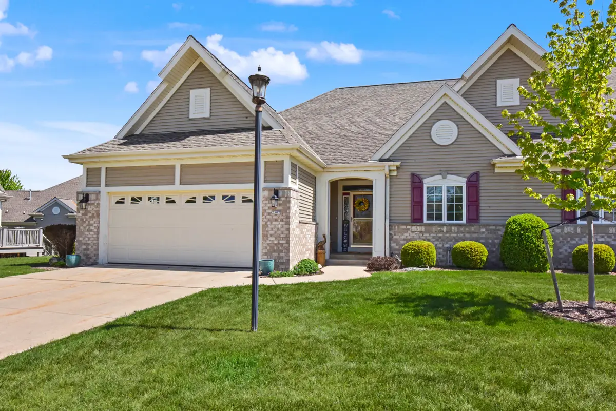 2307 Silver Fox Ct, Waukesha, WI 53188 - #1