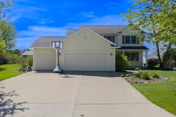 1411 Wedgewood Dr, Watertown, WI 53098