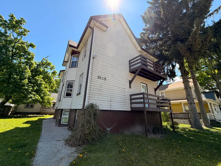 1533 Winslow St, Racine, WI 53404 - #2