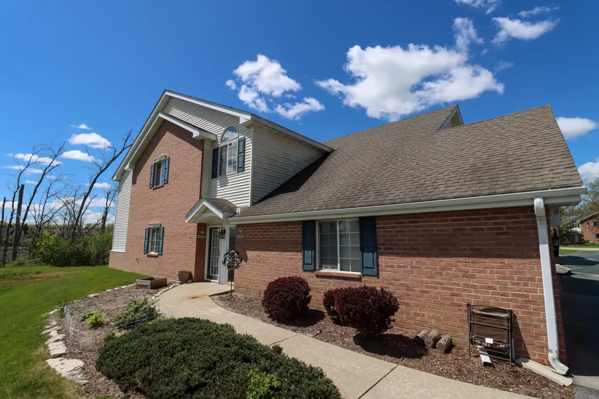 S77W19333 Lakewood Dr, Muskego, WI 53150 - #1