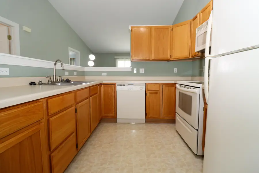 S77W19333 Lakewood Dr, Muskego, WI 53150 - #3