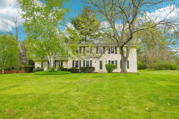 W326S7751 Squire Ln, Mukwonago, WI 53149