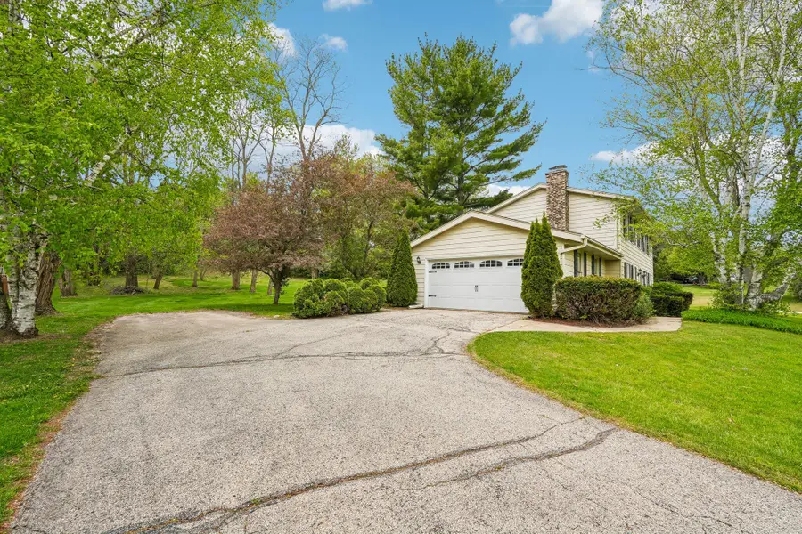 W326S7751 Squire Ln, Mukwonago, WI 53149 - #3