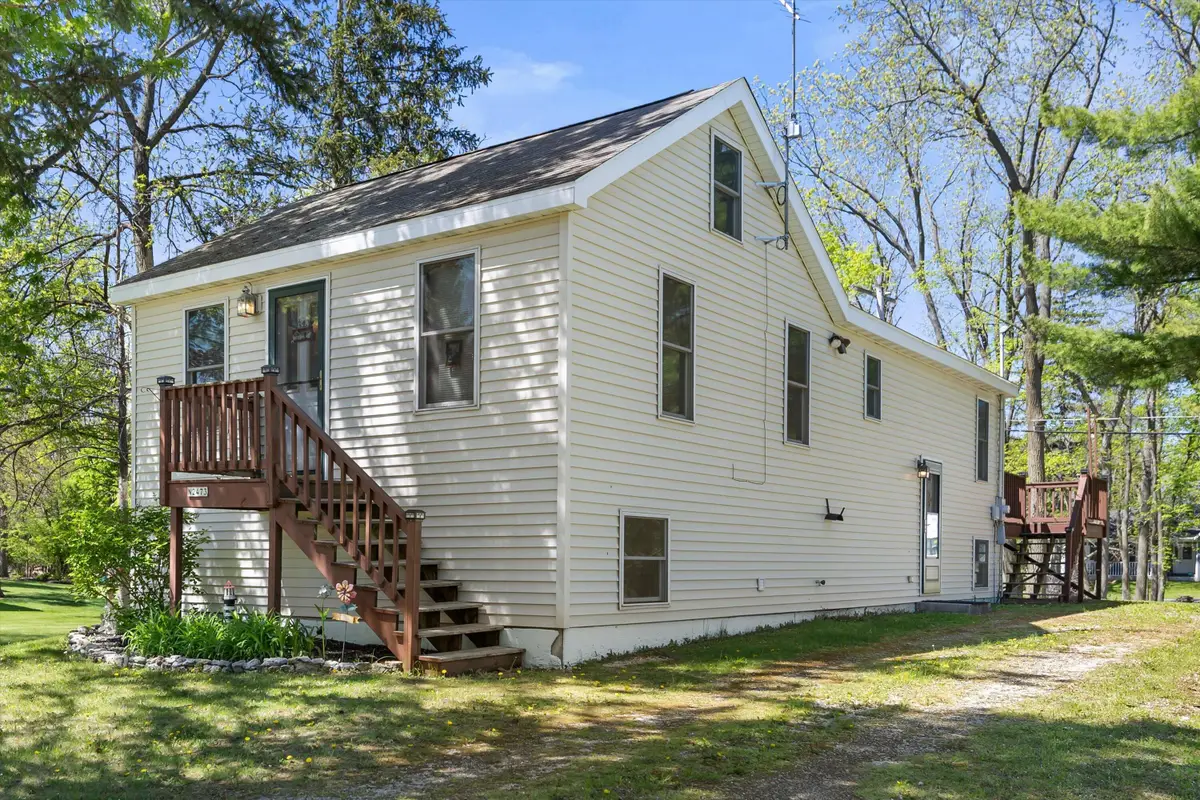 N2473 Greenleaf Dr, Linn, WI 53147 - #1