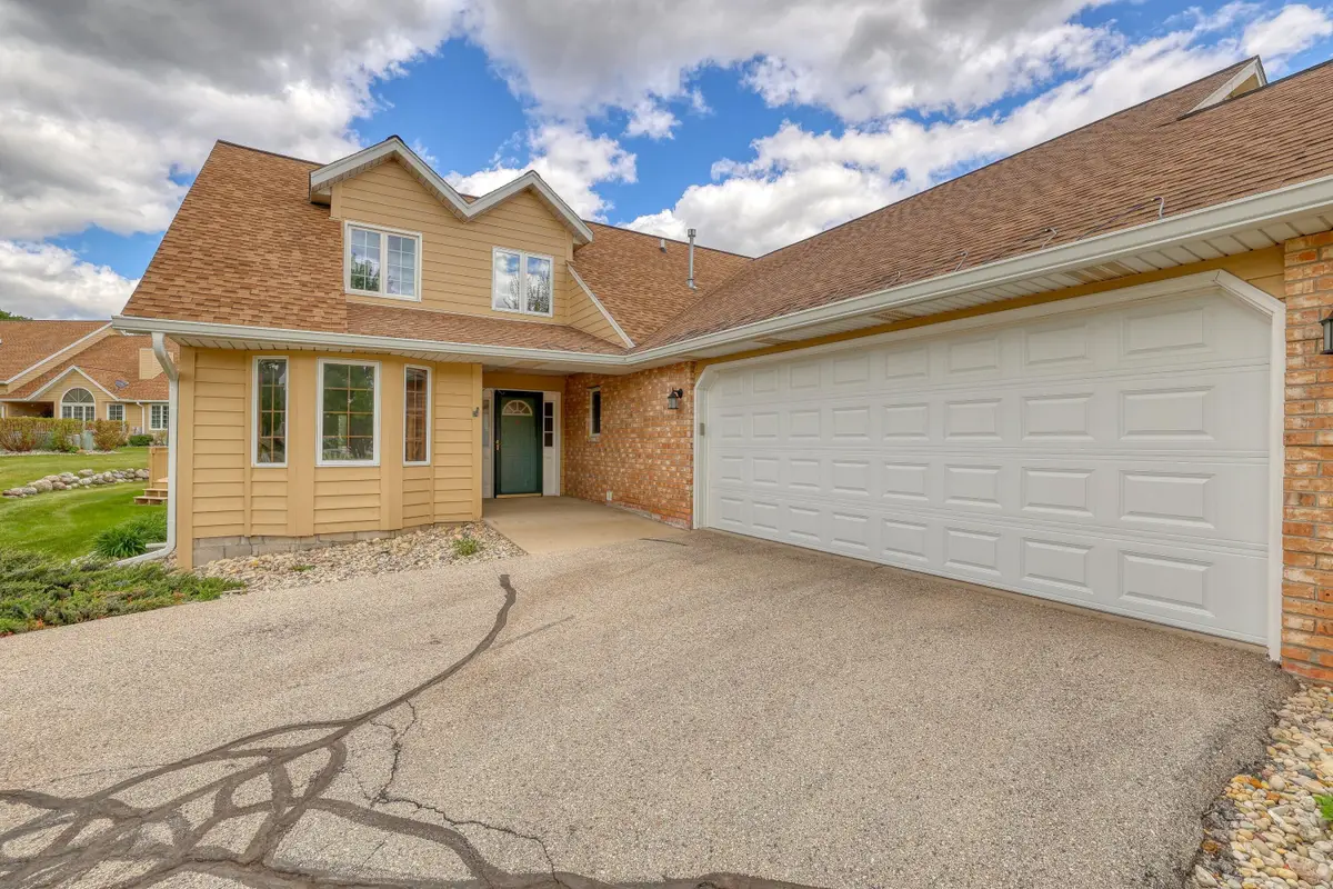 940 Spyglass Hl, Waterford, WI 53185 - #1
