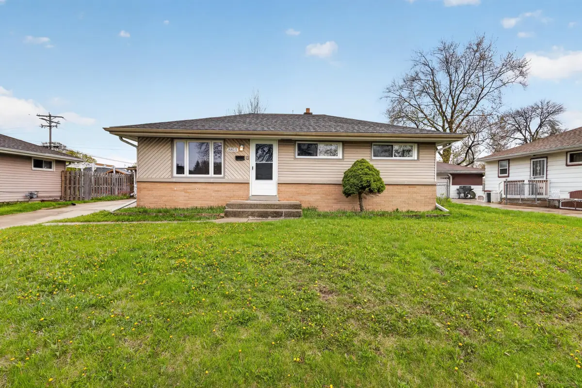 8815 W Monrovia Ave, Milwaukee, WI 53225 - #1