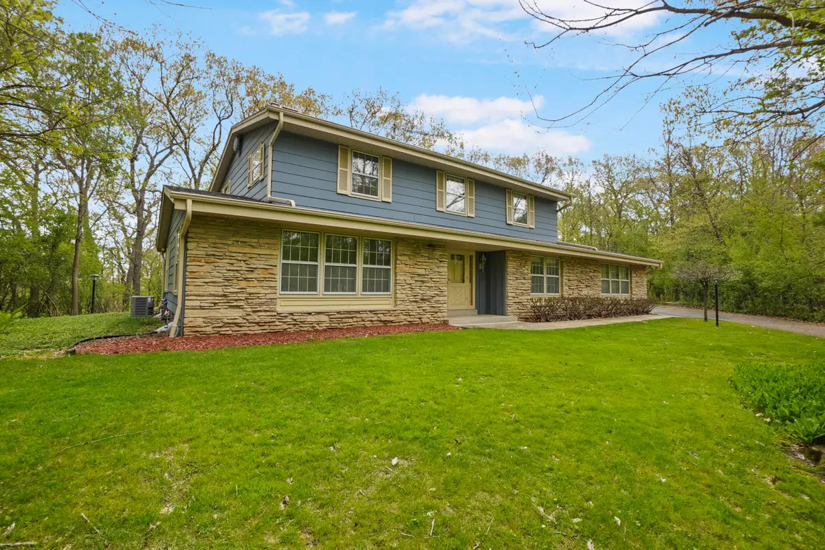 W307N7172 Club Ct, Merton, WI 53029 - #1