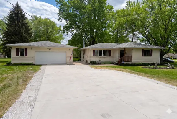 10713 60th St, Somers, WI 53144