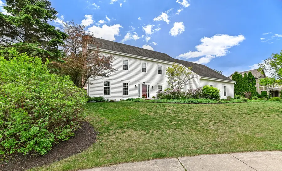 1706 Boulder Ct, Waukesha, WI 53189 - #2