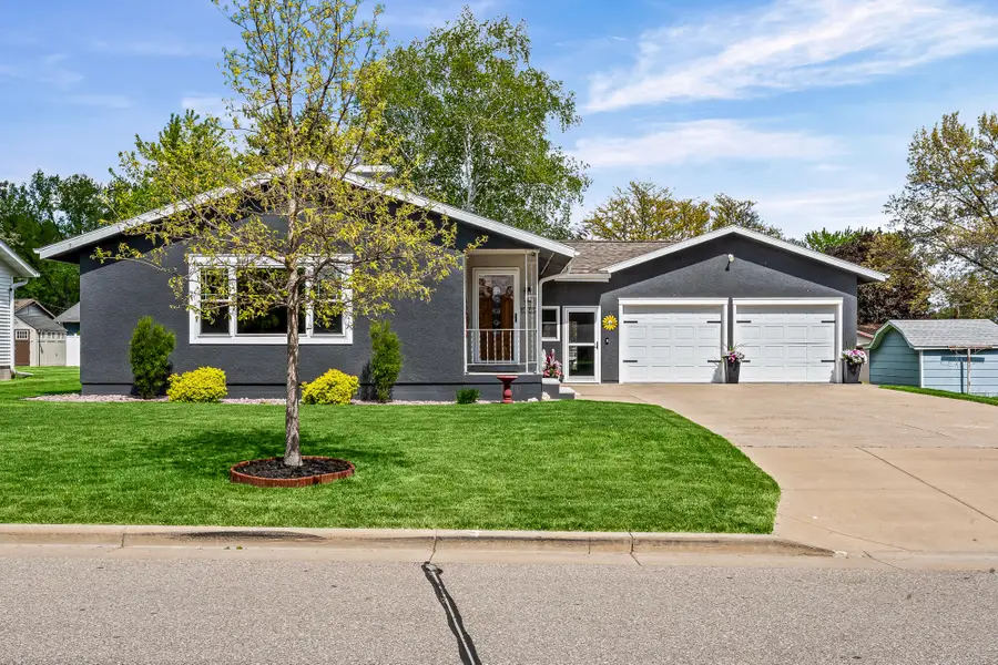 1555 Young Dr W, Onalaska, WI 54650 - #2