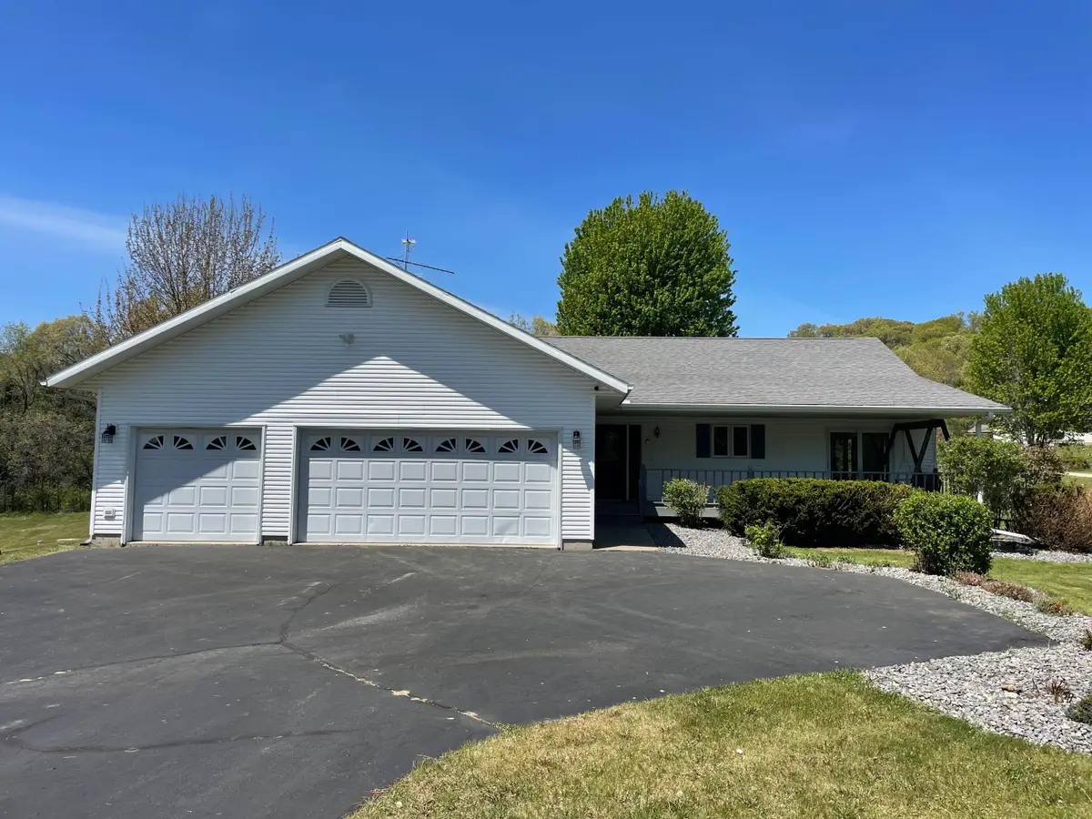 11411 Flavin Rd, Greenfield, WI 54660 - #1