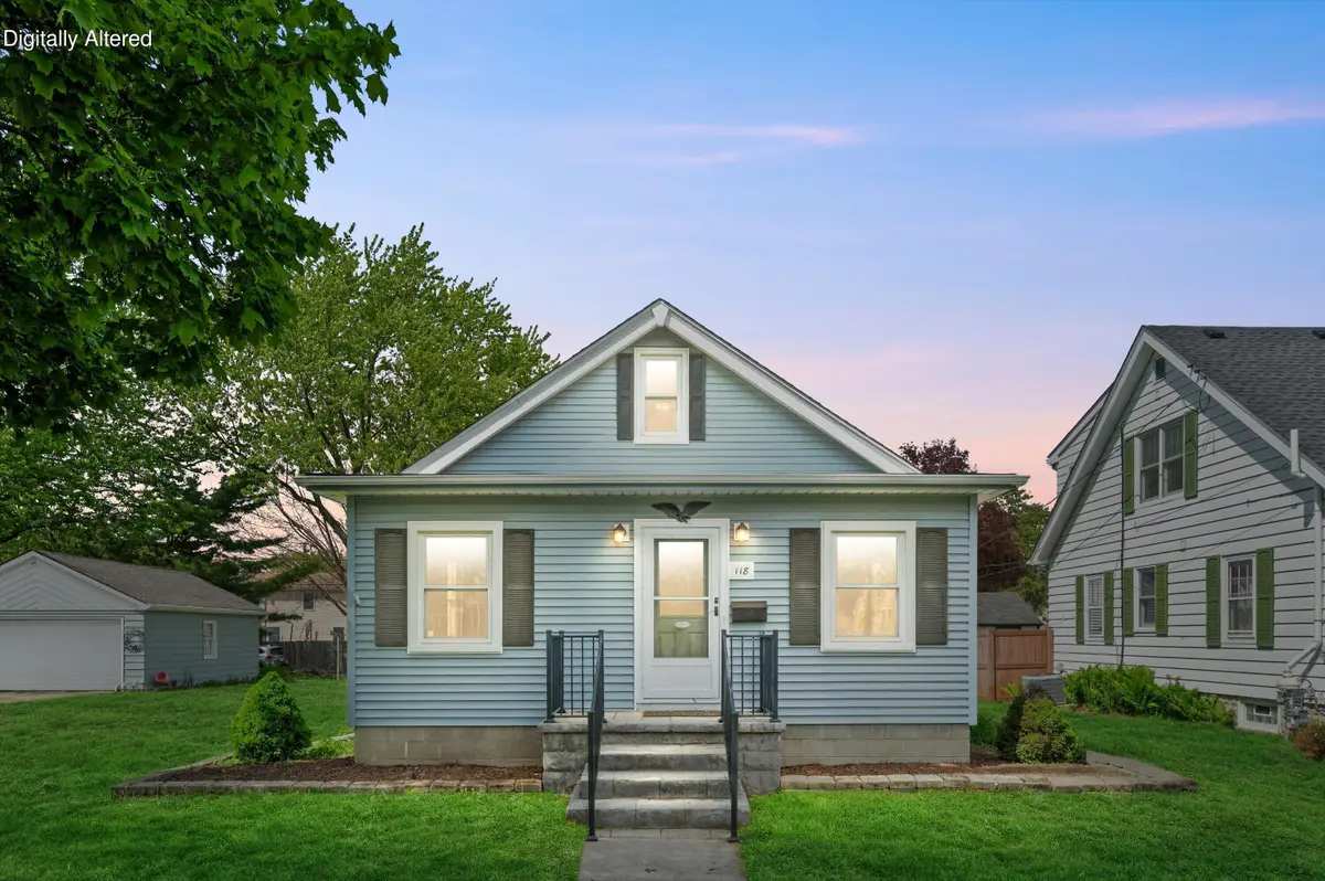 118 W Roberta Ave, Waukesha, WI 53186 - #1