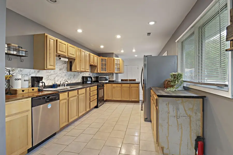 606 Gatewood Dr, Twin Lakes, WI 53181 - #3