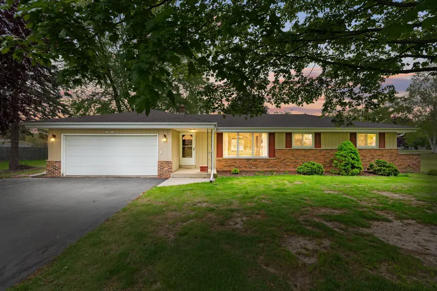 W173S7150 Grove St, Muskego, WI 53150 - #2