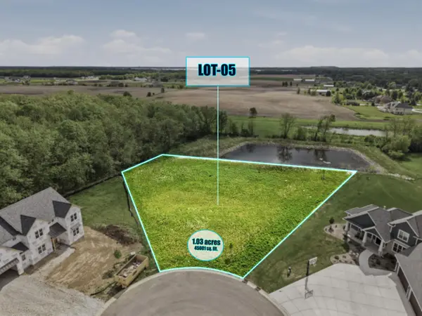 S101W21316 Maneys Ct, Muskego, WI 53150