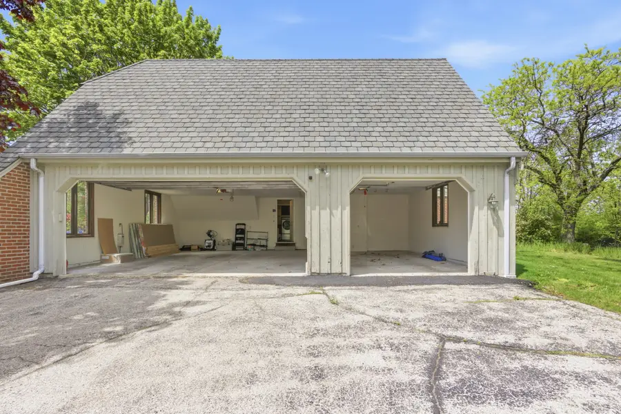 9090 N Greenbrook Rd, River Hills, WI 53217 - #3