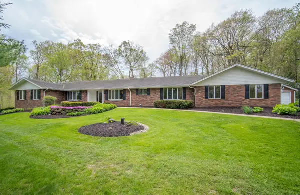 5307 Woodstone Dr, Hartford, WI 53086