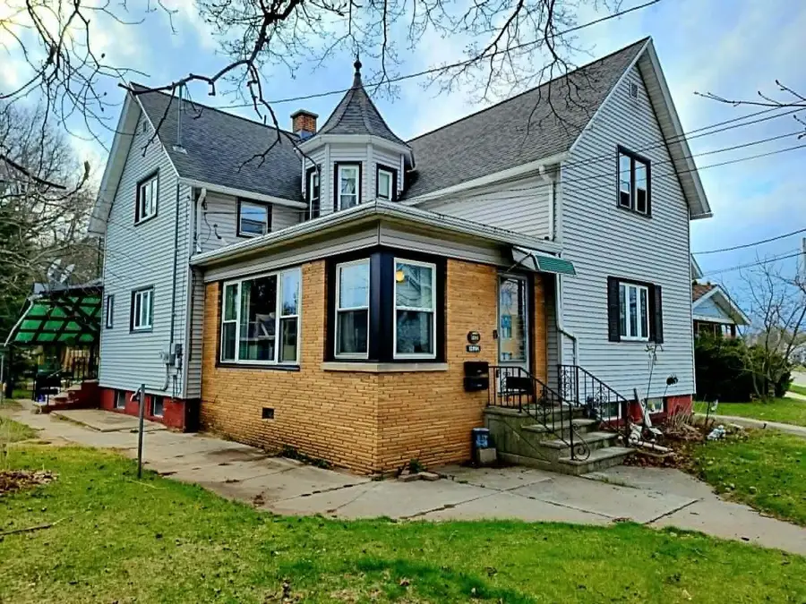 1420 Hawthorne Ave, Two Rivers, WI 54241 - #2