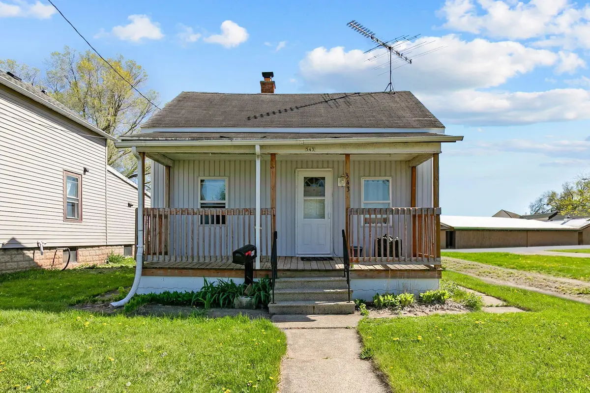 543 W 4th Ave, Oshkosh, WI 54902 - #1