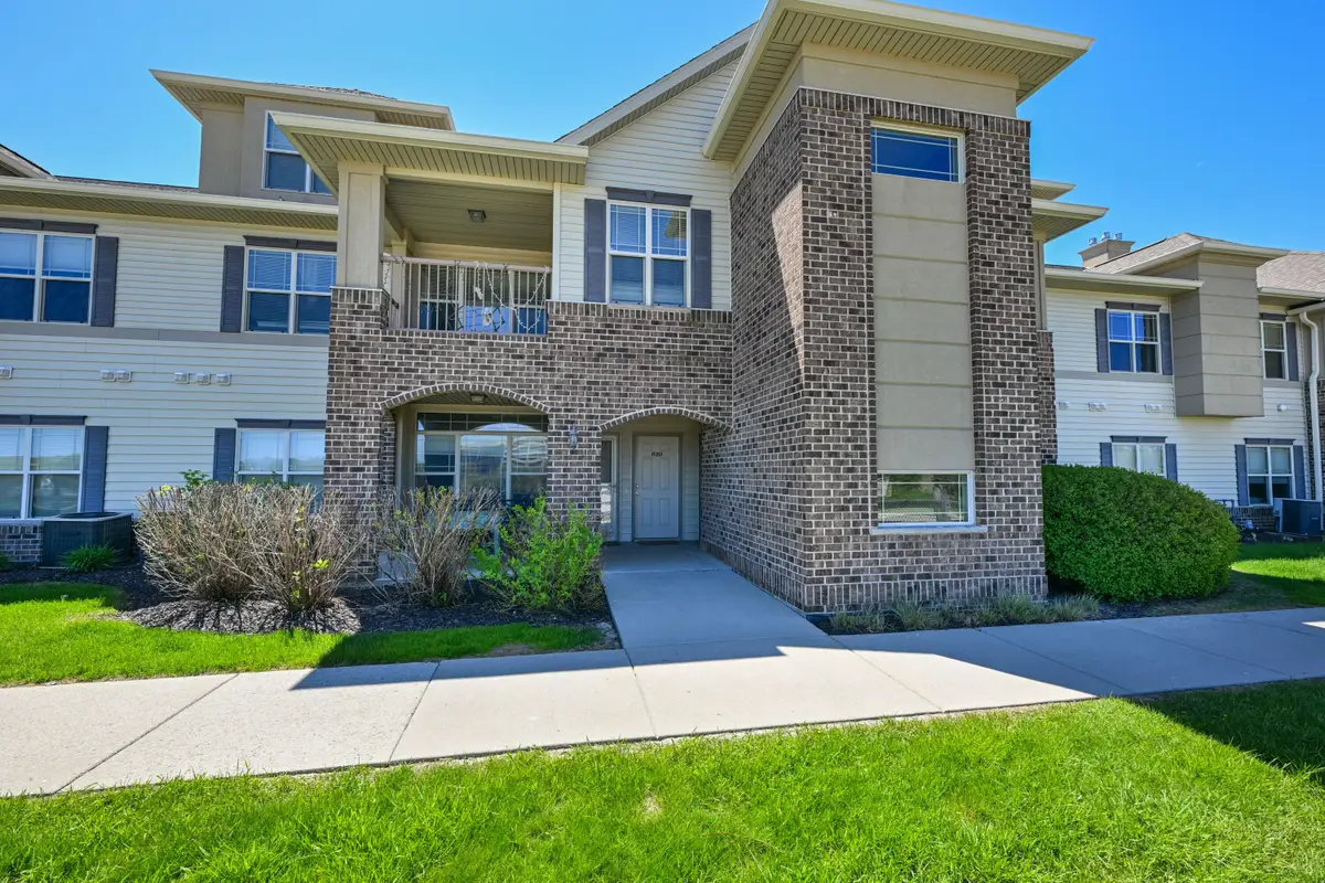 2849 W Drexel Ave, Franklin, WI 53132 - #1
