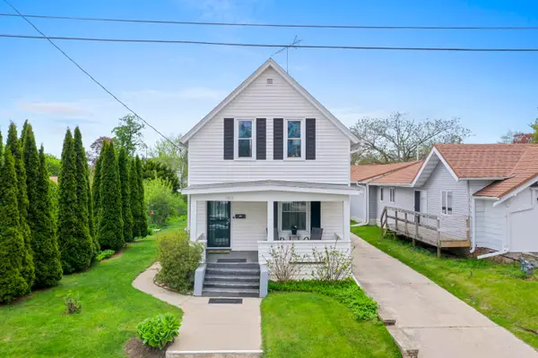 1015 Green St, Manitowoc, WI 54220
