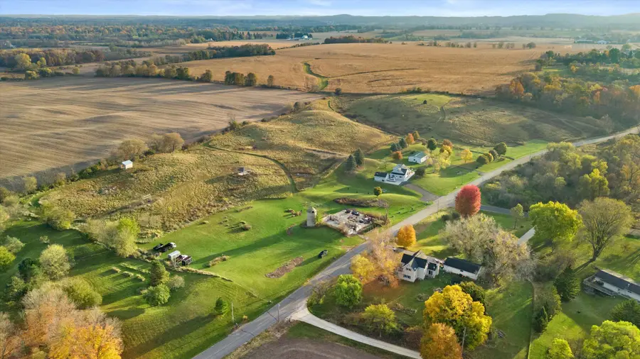 7542 W Waterford Rd, Hartford, WI 53027 - #2