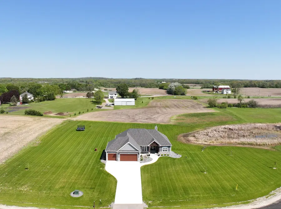 28516 Blue Crane Ct, Rochester, WI 53185 - #2