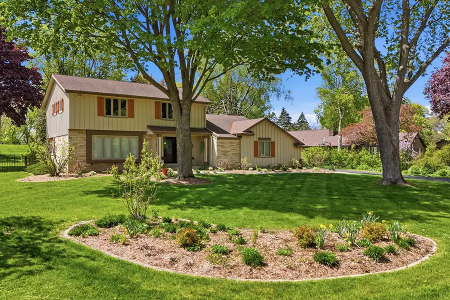 8845 W Meadow Ln, Franklin, WI 53132 - #3
