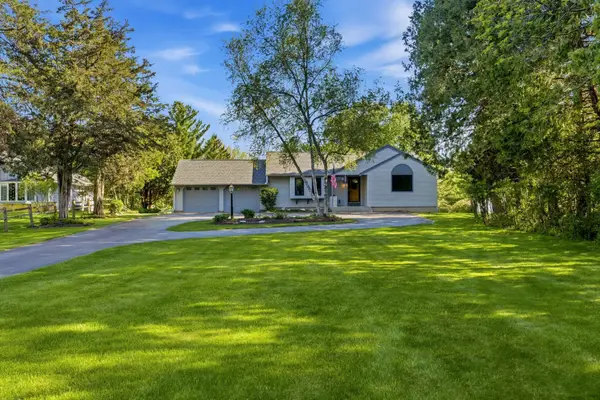 3519 Nagawicka Rd, Delafield, WI 53029