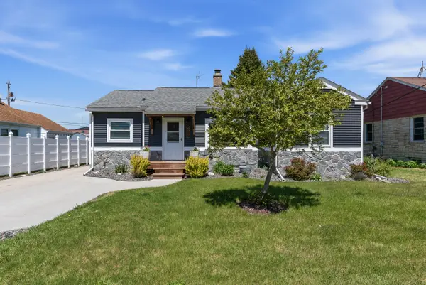 366 3rd St, Kewaskum, WI 53040