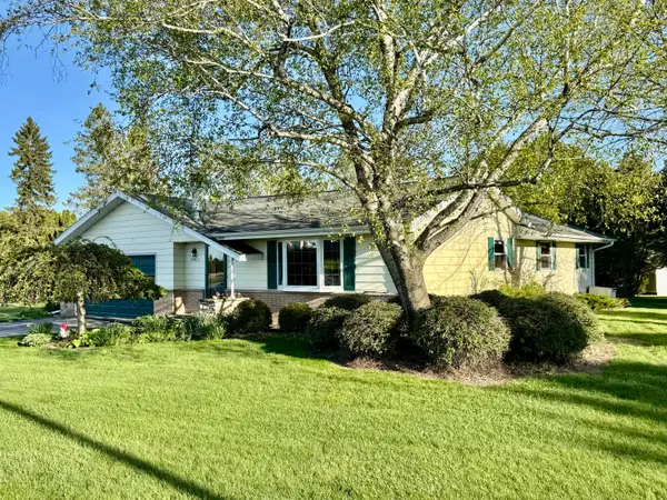 N96W19827 County Line Rd, Menomonee Falls, WI 53051