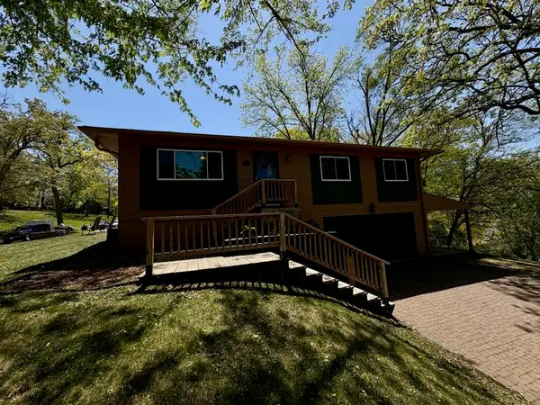 29941 Greenleaf Dr, Burlington, WI 53105