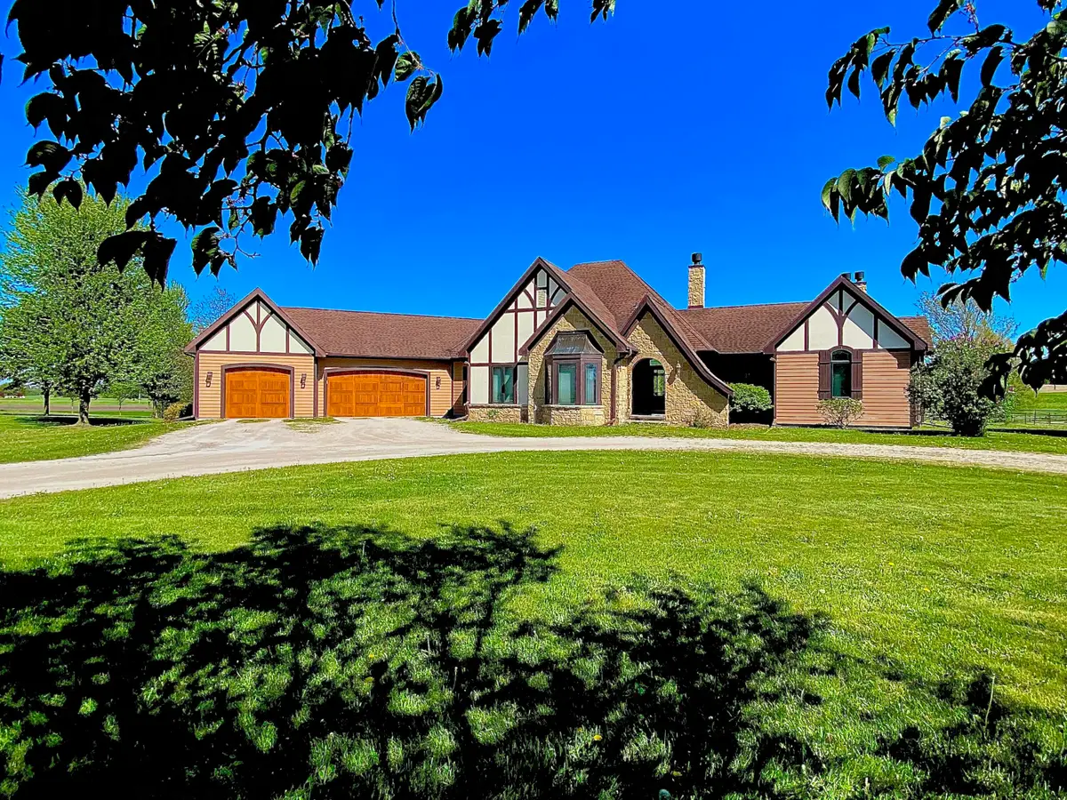 N7008 Lap Rd, Taycheedah, WI 53057 - #1