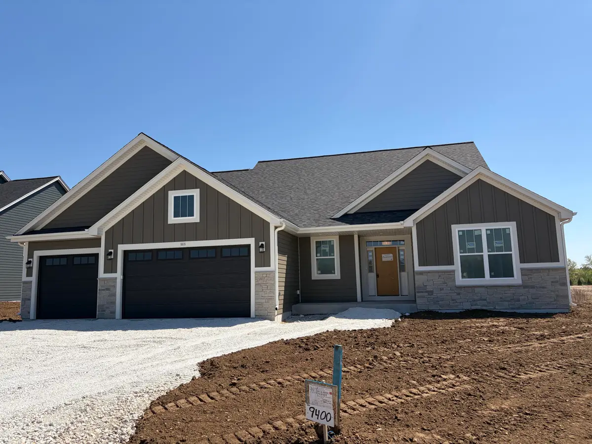 503 Talbot's Woods Dr, Oconomowoc, WI 53066 - #1