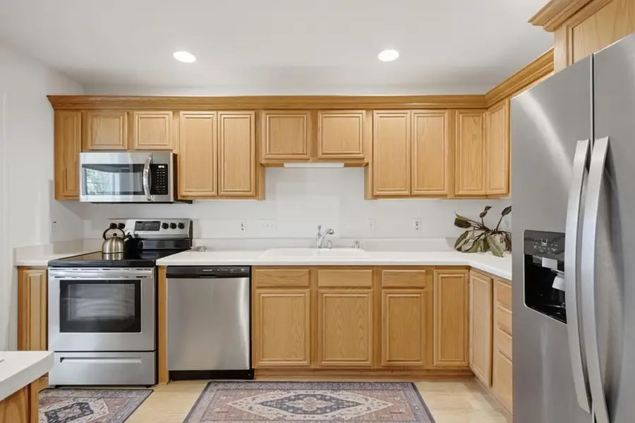 N16W26512 Golf View Ln, Pewaukee, WI 53072 - #3