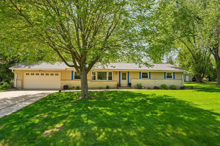 N50W17803 Greenview Ave, Menomonee Falls, WI 53051 - #2
