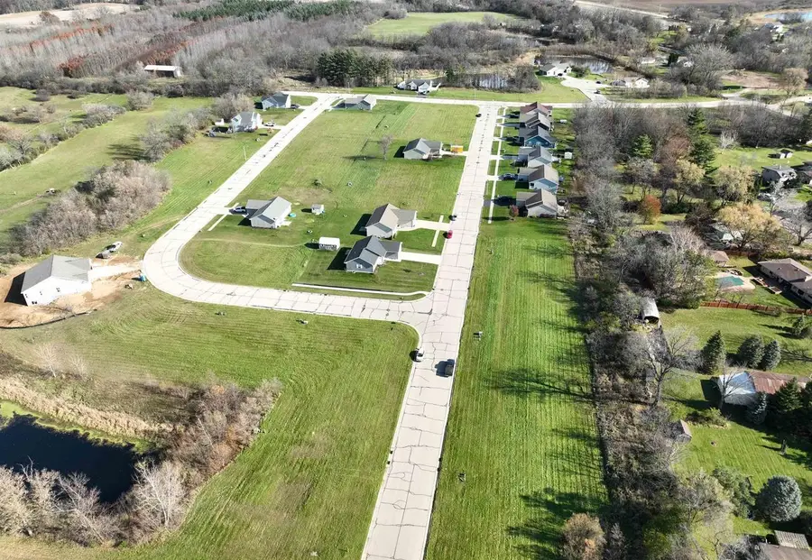 120 Pine Tree Ln, Darien, WI 53114 - #2